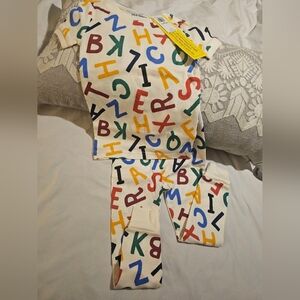 OLD NAVY NWT 2 PIECES PAJAMAS